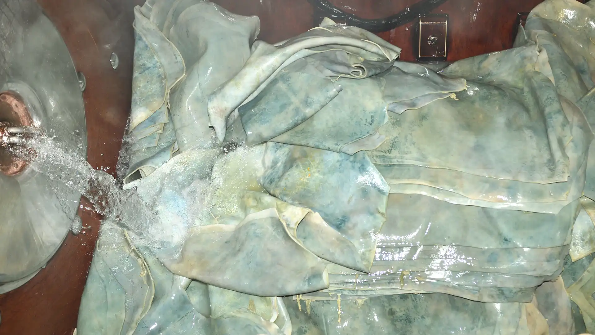 进口头层皮料纹理展示图 1